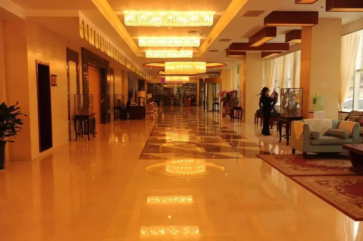 Цзинин: Rezen Qingjie Hotel (Jining New Stadium Branch)