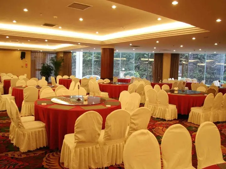 Куньмин: Dian Chi Hotel