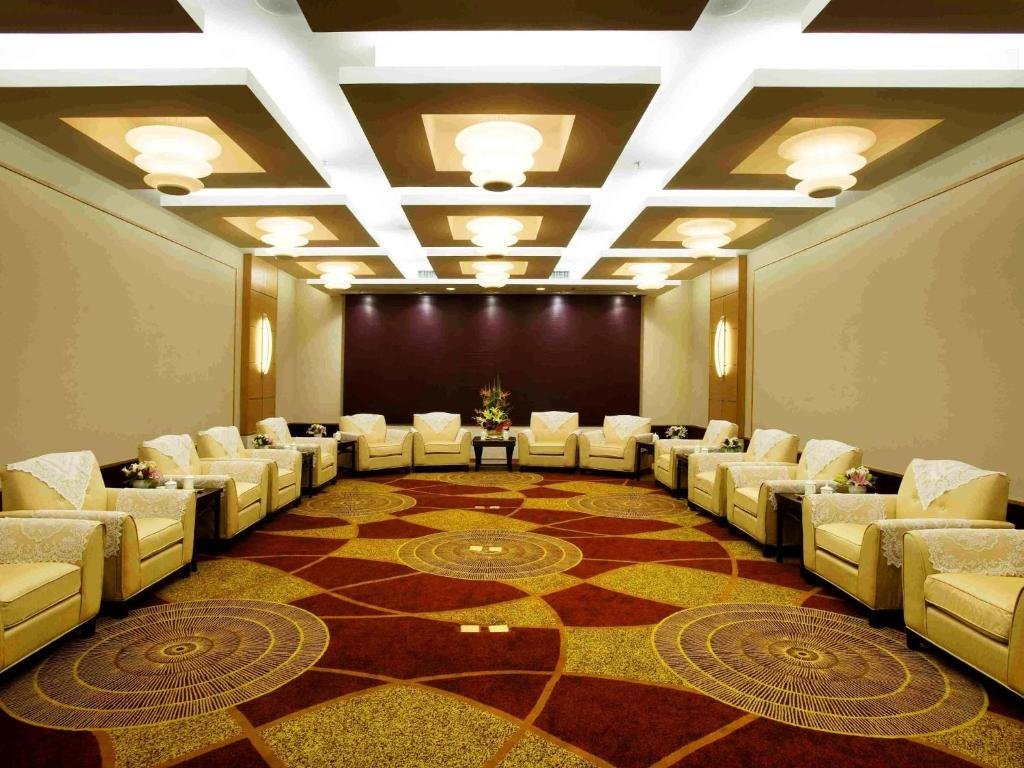 Huzhou International Hotel — фото 1