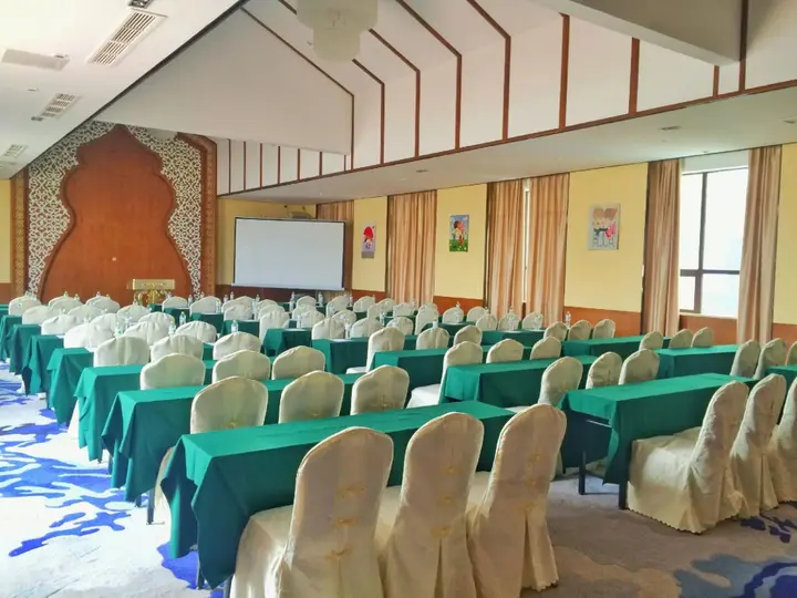 Гуйлинь: Guilin New Kwangsi Style Hotel