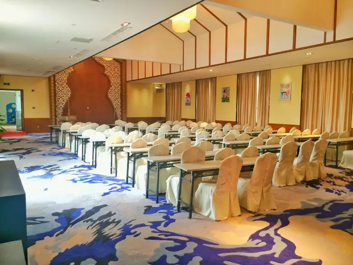 Гуйлинь: Guilin New Kwangsi Style Hotel
