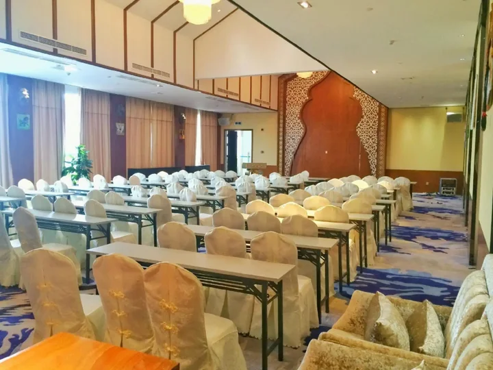 Гуйлинь: Guilin New Kwangsi Style Hotel