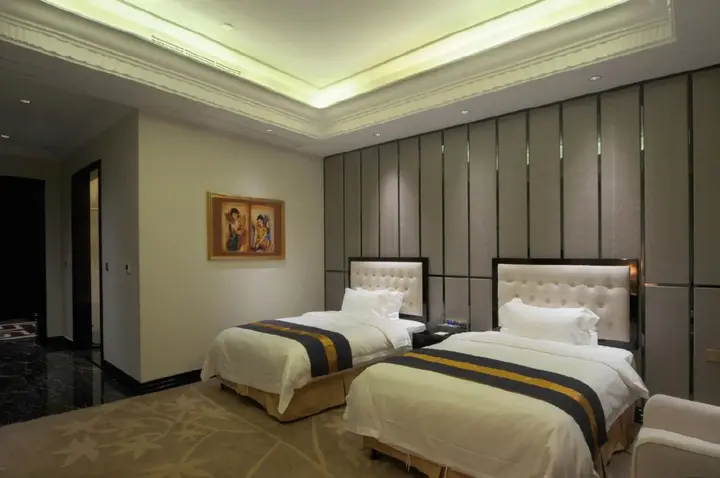 Гуйлинь: Guilin New Kwangsi Style Hotel