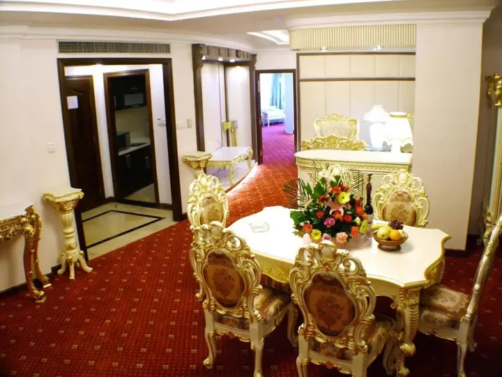 Jindu Crown Hotel — фото 3
