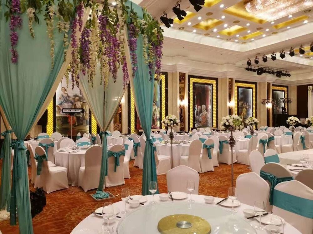 Далянь: Dalian Railway 1896 Garden Hotel