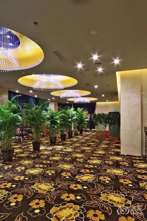 Даньдун: Dandong Jiangbin International Hotel (Yalu River Broken Bridge Scenic Spot Railway Station Branch)