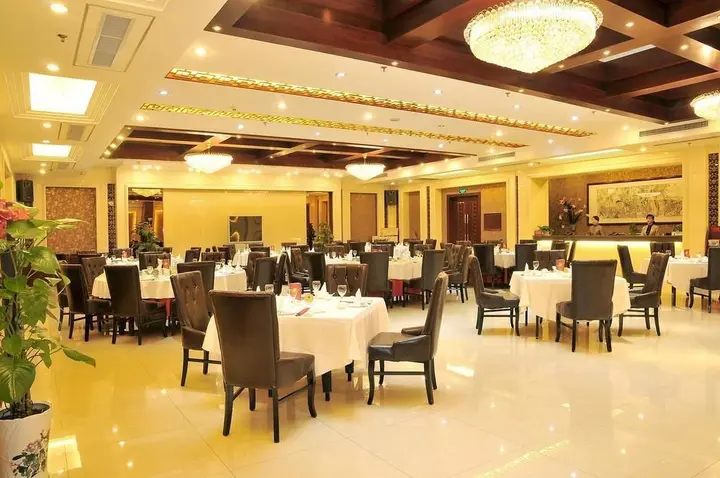 Цзинань: Thank Inn Shandong Jinan Lixia District Jingshi Road Qianfoshan Hospital