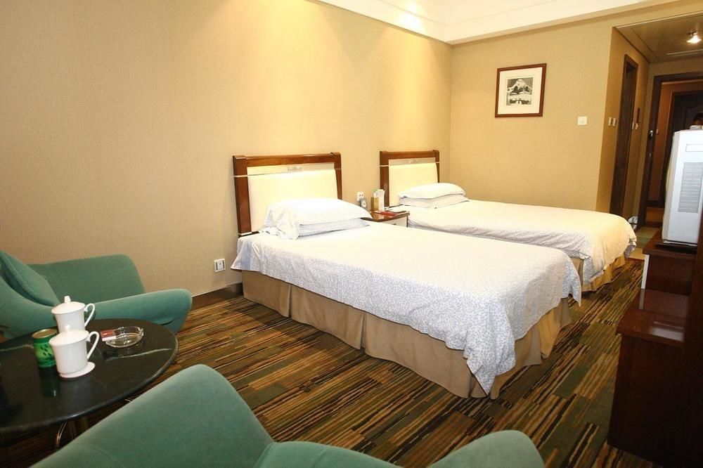 Цзинань: Thank Inn Shandong Jinan Lixia District Jingshi Road Qianfoshan Hospital