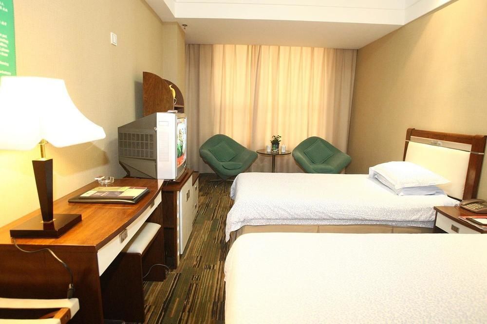 Цзинань: Thank Inn Shandong Jinan Lixia District Jingshi Road Qianfoshan Hospital