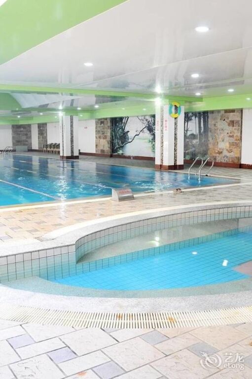 Цзинань: Thank Inn Shandong Jinan Lixia District Jingshi Road Qianfoshan Hospital