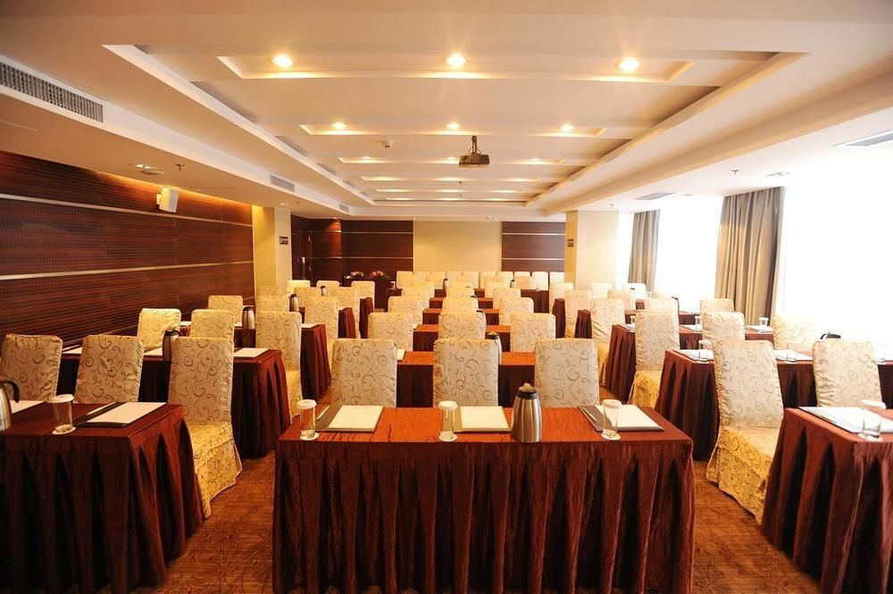 Цзинань: Thank Inn Shandong Jinan Lixia District Jingshi Road Qianfoshan Hospital