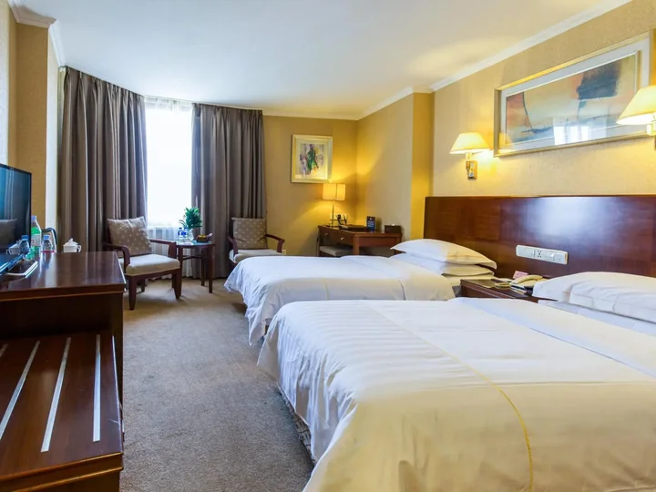 Пекин: The Twenty First Century Hotel
