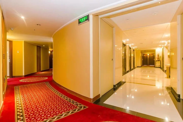 Пекин: The Twenty First Century Hotel