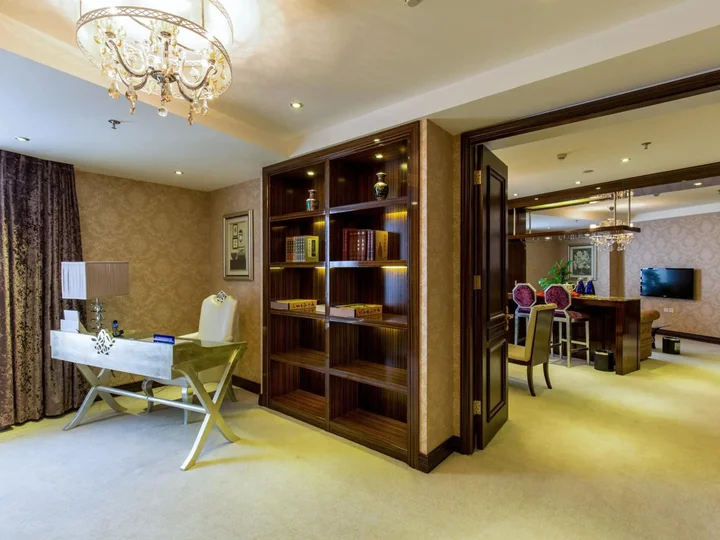 Пекин: The Twenty First Century Hotel