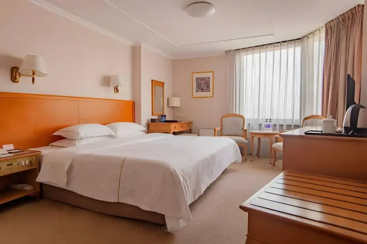 Пекин: The Twenty First Century Hotel