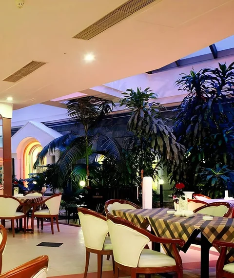 Пекин: The Twenty First Century Hotel