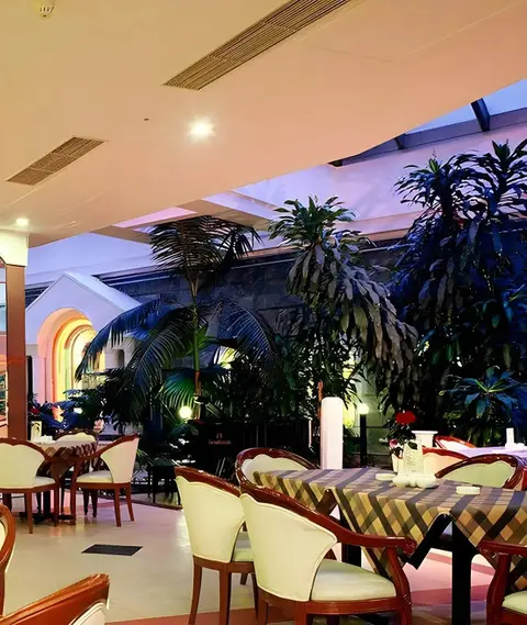 Пекин: The Twenty First Century Hotel