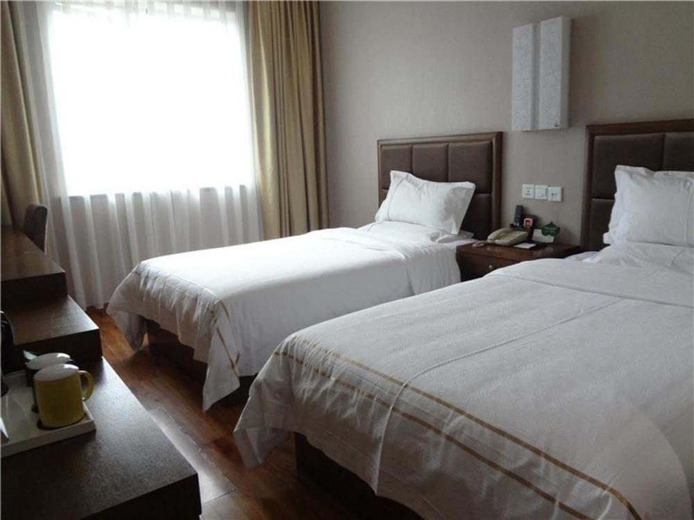 Чэнду: Phoenix Regalia Hotel (Chengdu Taisheng)