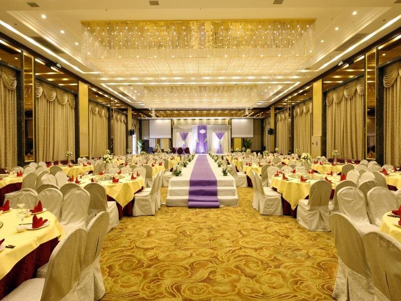 Шанхай: Golden Rich Hotel