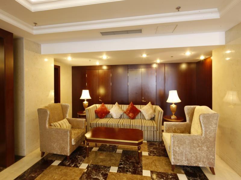 Шанхай: Golden Rich Hotel