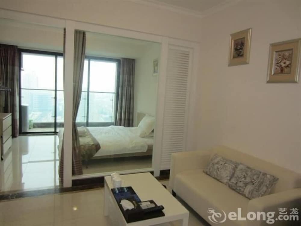 Шэньчжэнь: Maple Leaf Kwaifa Apartment