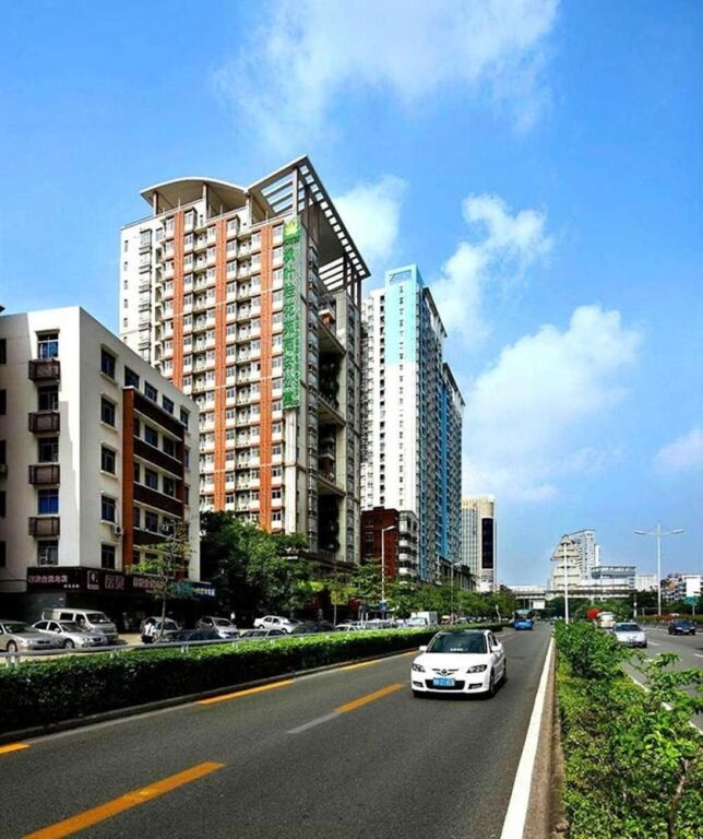 Шэньчжэнь: Maple Leaf Kwaifa Apartment