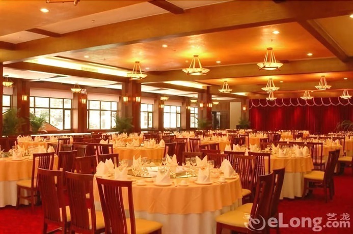 Чжуншань: Jinhong Hotel