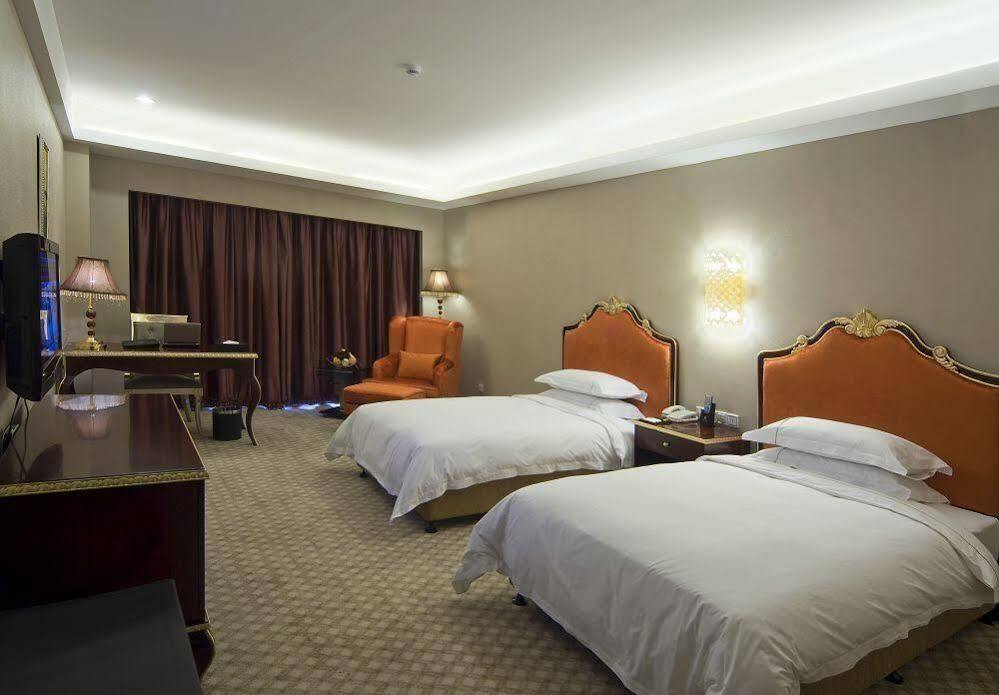 Jinhong Hotel — фото 2