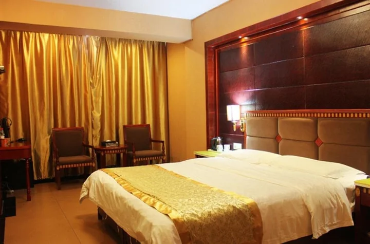 Джин-Чжоу: Haotai City Hotel East Gate Wanda