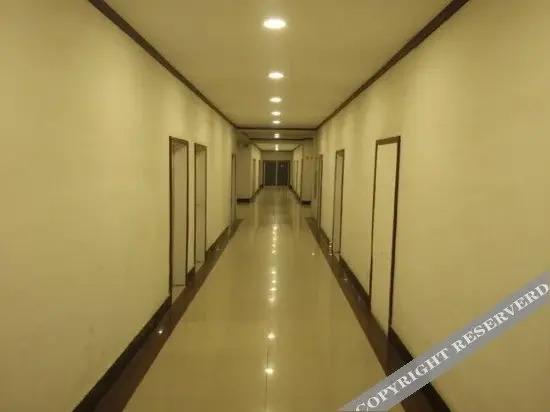 Синтай: Qinghua Business Hotel