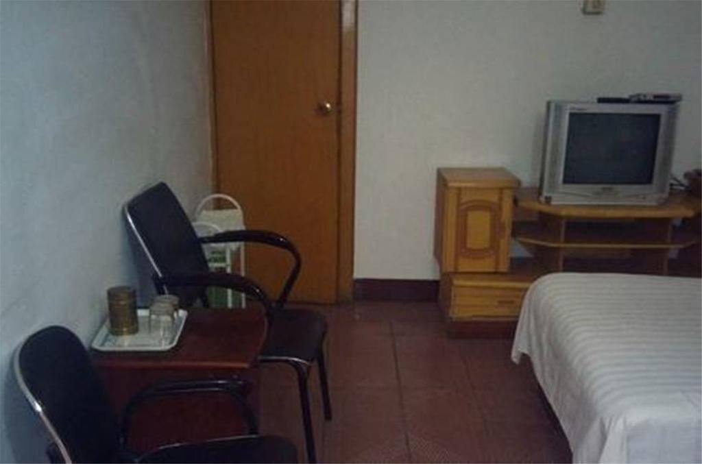 Баодин: Deyuelou Hotel