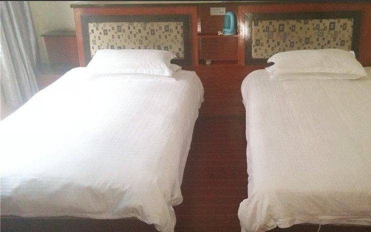 Эньши: Yifeng Hotel
