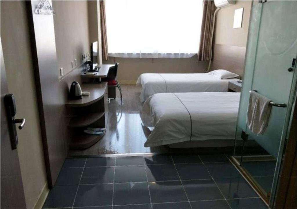 Yijia 365 Hotel Chain (West Street Museum Subway Station Branch) — фото 1