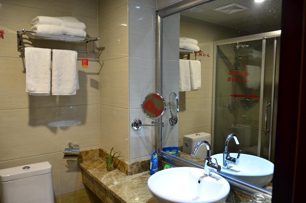 Лунъянь: Xinde Inn
