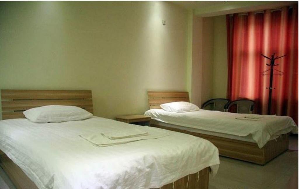 Хандань: Zhenglong Express Hotel