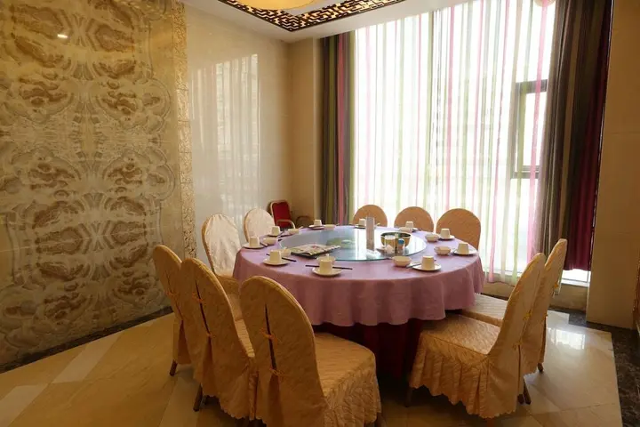 Гуйлинь: GuiLin HongKong Hotel