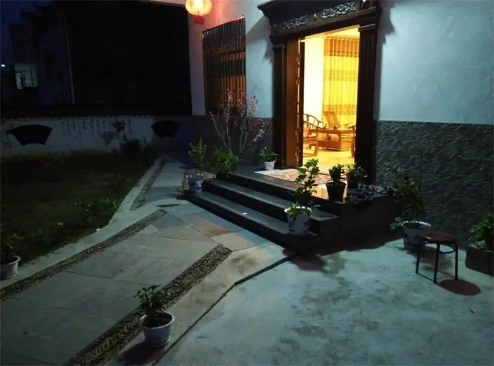 Шанграо: Wuyuan Yawanju Inn
