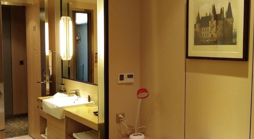 Чжуншань: Zhongshan Tegao Business Hotel