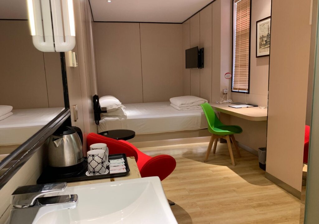 Чжуншань: Zhongshan Tegao Business Hotel