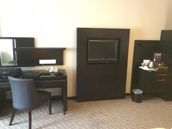 Чжуншань: Zhongshan Tegao Business Hotel