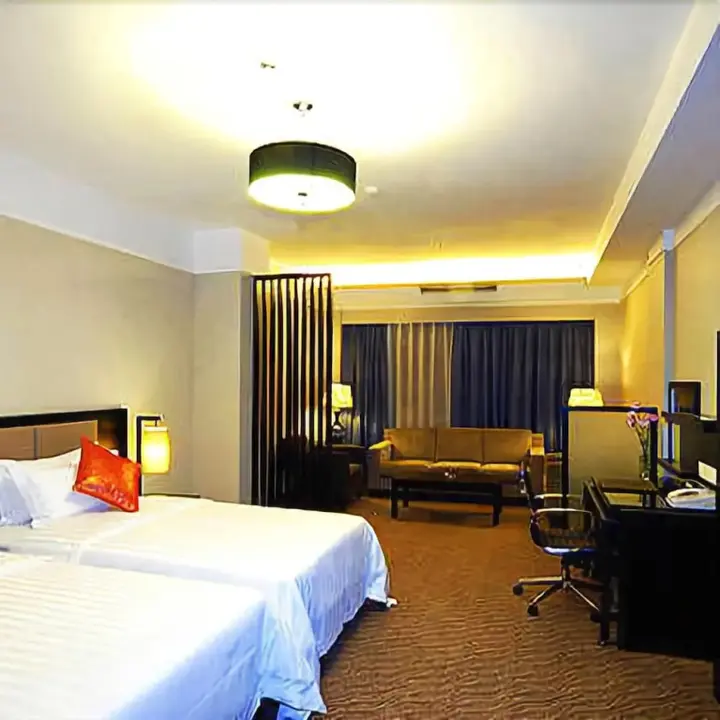 Чжуншань: Zhongshan Tegao Business Hotel