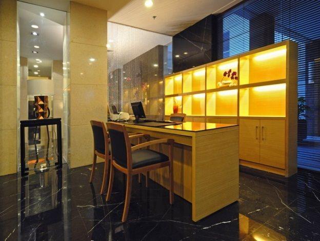 Чжуншань: Zhongshan Tegao Business Hotel
