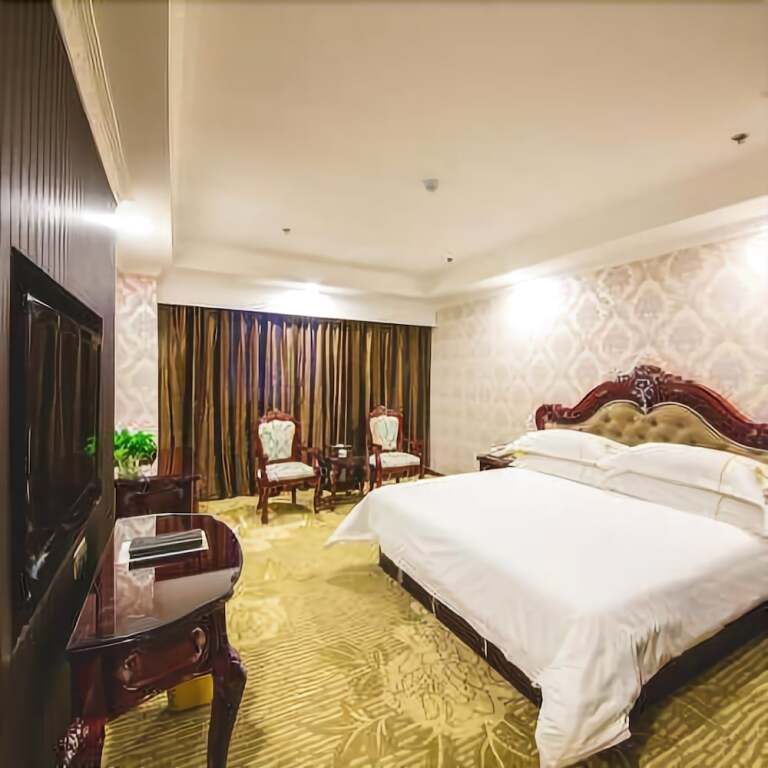 Линьи: Noble Earl Hotel