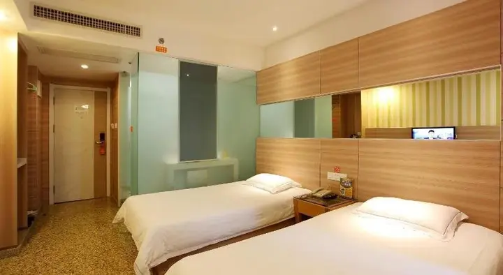 Цзинчжоу: Yunqi Hotel
