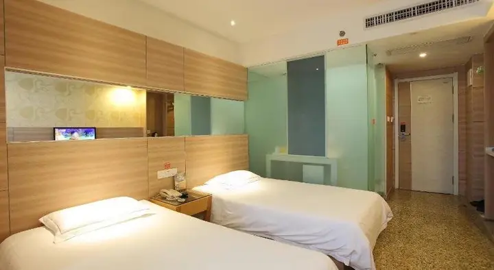Цзинчжоу: Yunqi Hotel