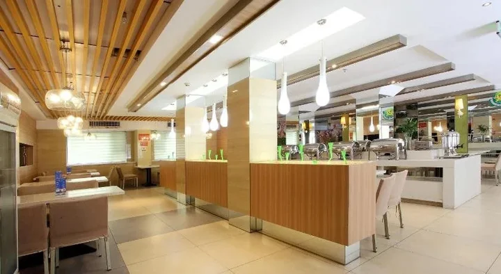 Цзинчжоу: Yunqi Hotel
