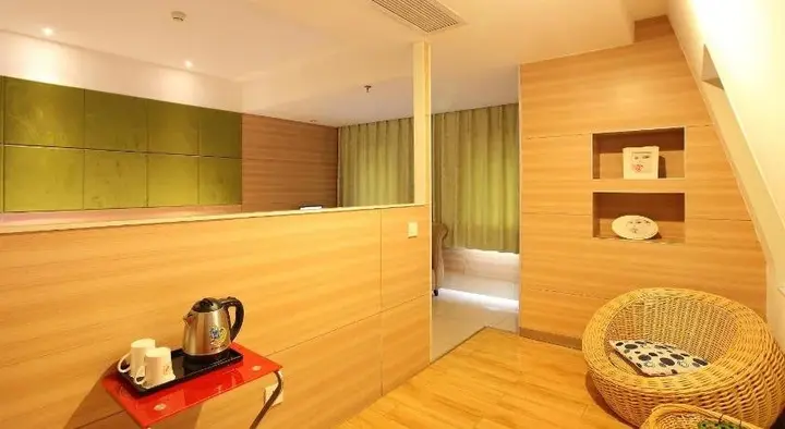 Цзинчжоу: Yunqi Hotel