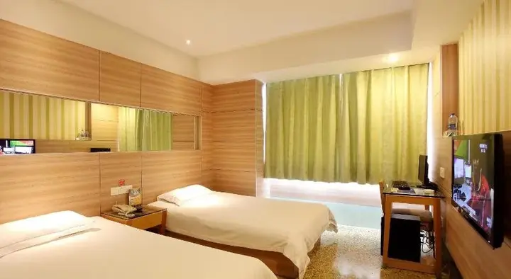 Цзинчжоу: Yunqi Hotel