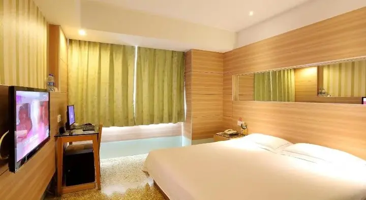 Цзинчжоу: Yunqi Hotel