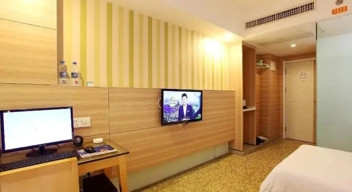 Цзинчжоу: Yunqi Hotel